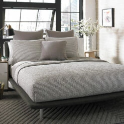 City Scene Leaves Mink Quilt Set