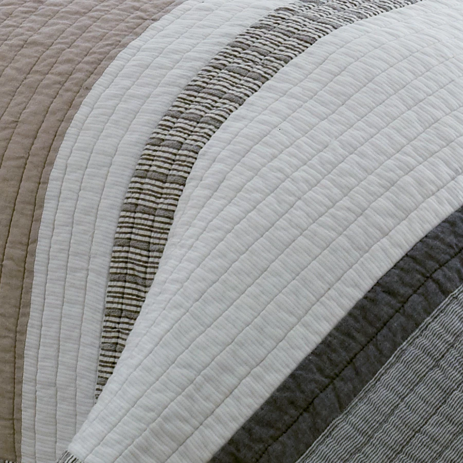 Nautica Tideway Quilt - Image 2