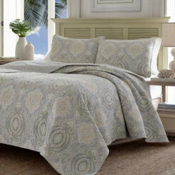 Tommy Bahama Turtle Cove Pelican Grey Quilt Set